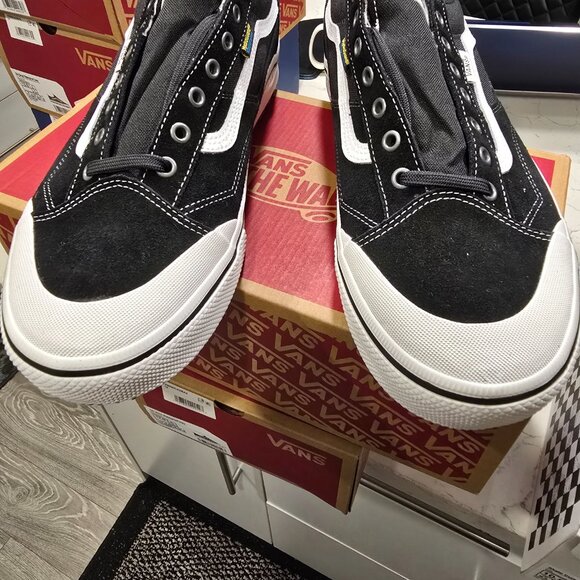 Vans Mte Old Skool Waterproof Black White VN000CVNBA2 Mens Size 13 Shoes NEW - Picture 4 of 12